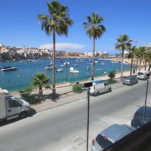 Aquamarine Sea Front - First Floor Appartement